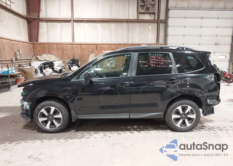 2017 Subaru Forester 2.5I Premium z USA, uszkodzony, nr VIN JF2SJAEC6HH588239